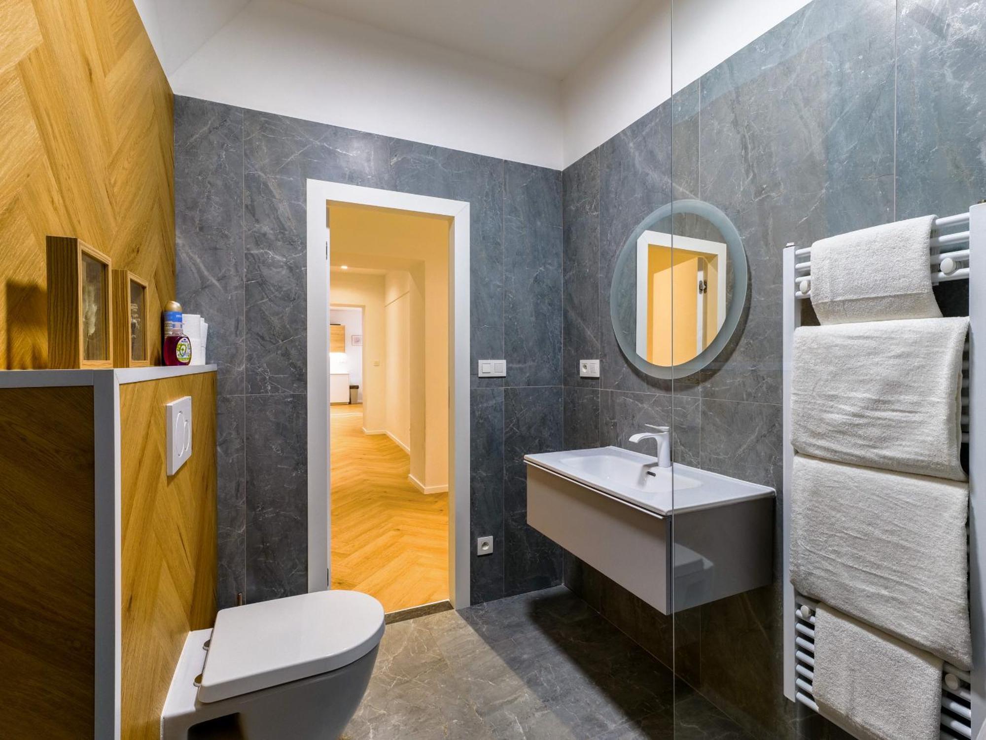 Hviezdoslavova Apartments, Centre, Parking Available Апартаменти *
