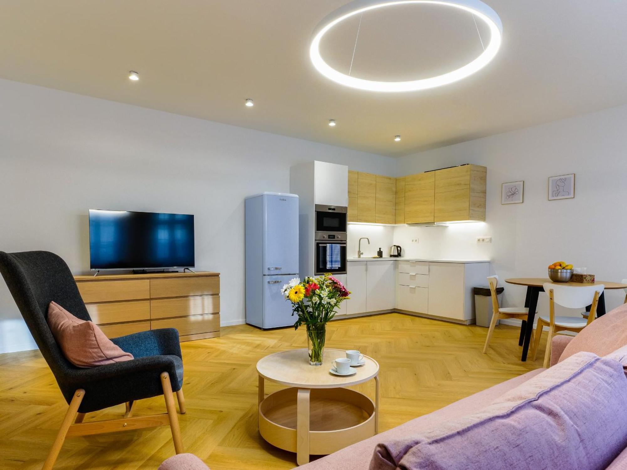 Апартаменти Hviezdoslavova Apartments, Centre, Parking Available *
