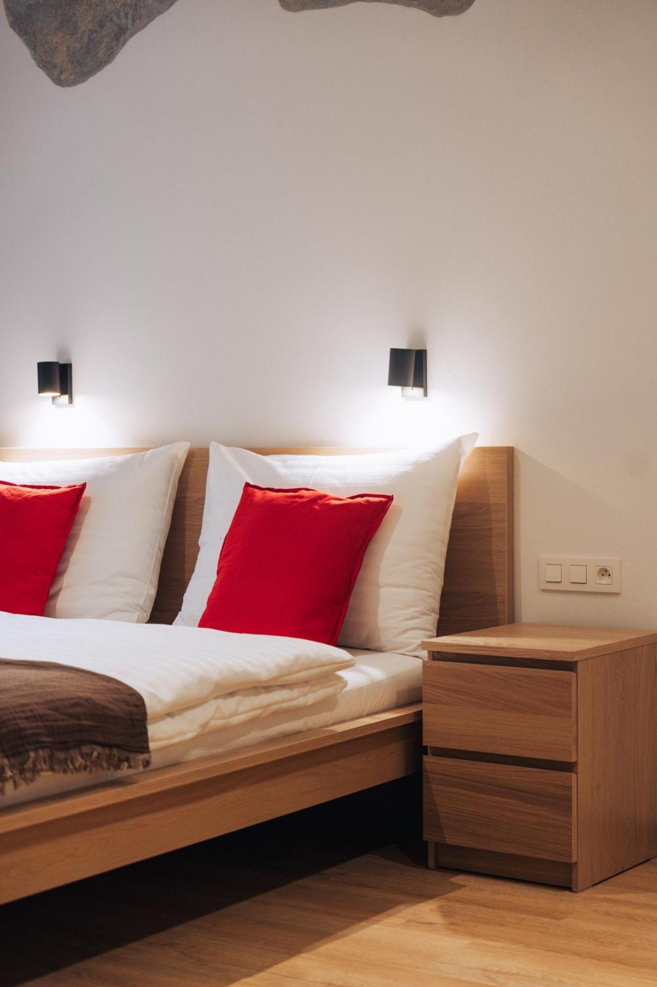 Hviezdoslavova Apartments, Centre, Parking Available Апартаменти