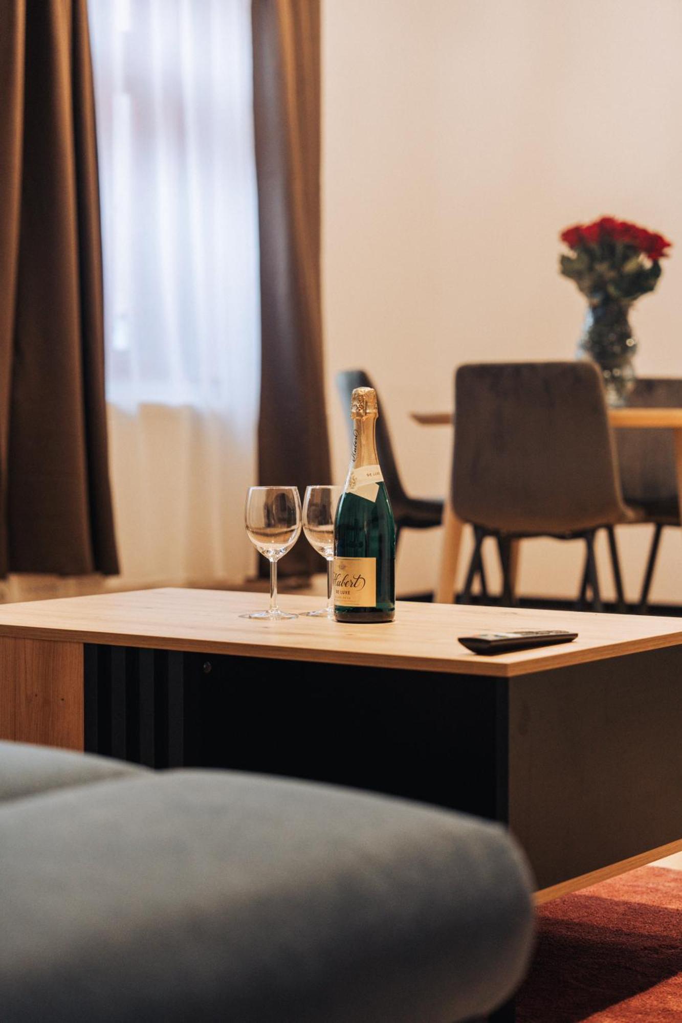 Апартаменти Hviezdoslavova Apartments, Centre, Parking Available