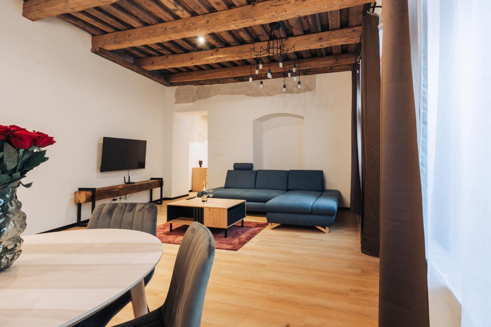 Hviezdoslavova Apartments, Centre, Parking Available Апартаменти